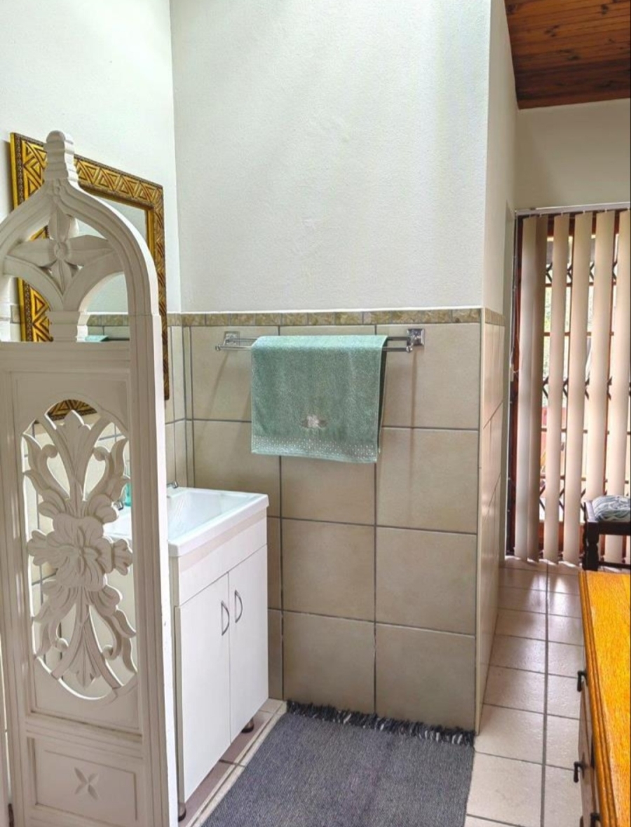 3 Bedroom Property for Sale in Wavecrest Eastern Cape